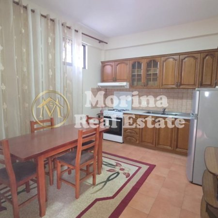 Tirane, jepet me qera apartament 2+1+Ballkon Kati 2, 100 m² 550 € (Fakulteti i Mjekesise)