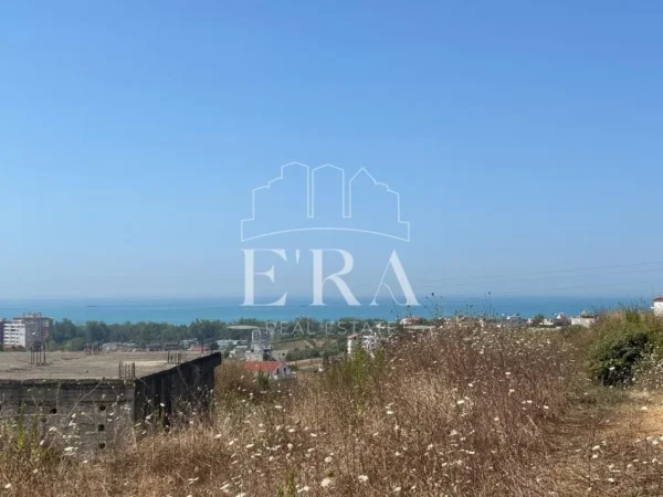 Durres, shitet toke , 680 m² 54.400 € (Arapaj)