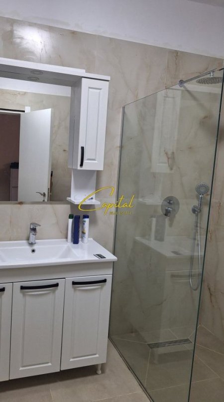Tirane, jepet me qera apartament 2+1 Kati 4, 85 m² 550 € (SHKOLLA E BASHKUAR)