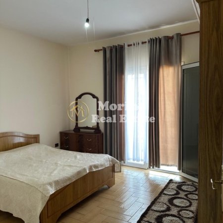 Tirane, jepet me qera apartament 2+1 Kati 3, 110 m² 500 € (Vilat Amerikane)
