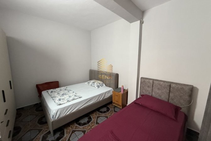 Tirane, jepet me qera apartament 2+1+Ballkon Kati 1, 90 m² 550 € (Rruga Skender Shtylla)