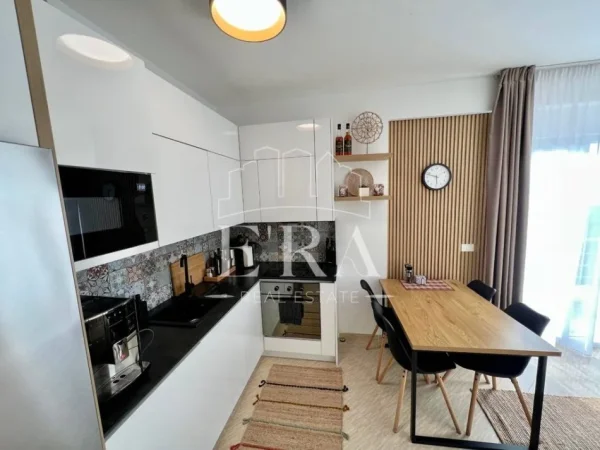 Mali Robit, shitet apartament 2+1+Ballkon Kati 4, 78 m² 188.000 € (Mali Robit)