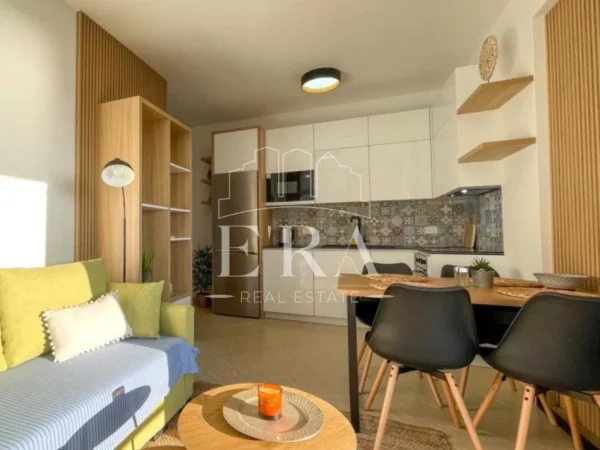 Mali Robit, shitet apartament 2+1+Ballkon Kati 4, 78 m² 188.000 € (Mali Robit)
