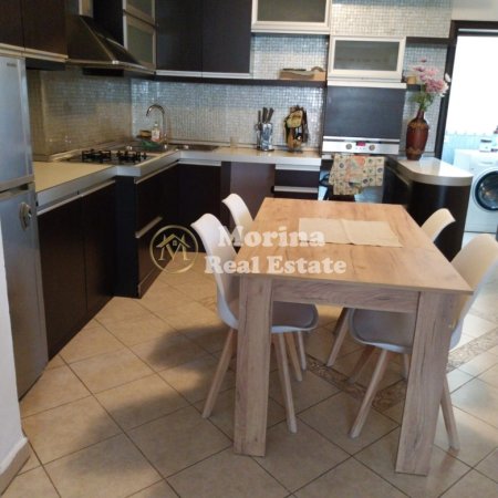 Tirane, jepet me qera apartament 2+1 Kati 5, 85 m² 800 € (Ura e Tabakeve)