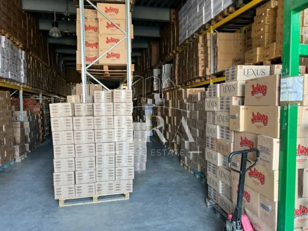 Durres, shitet magazine , 21.678 m² 2.700.000 € (Autostrada DR-TR)