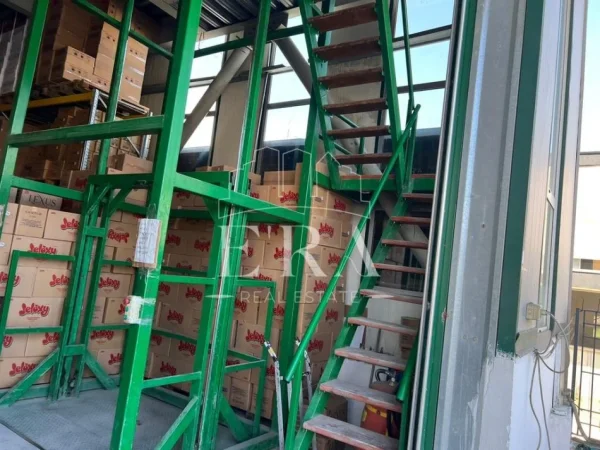 Durres, shitet magazine , 21.678 m² 2.700.000 € (Autostrada DR-TR)