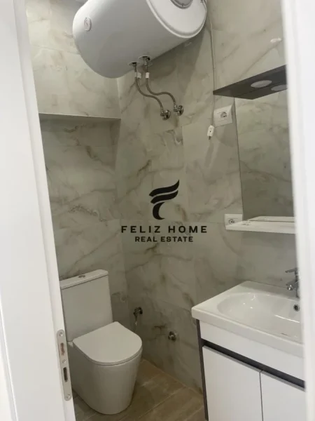 Tirane, jepet me qera ambjent biznesi Kati 0, 40 m² 500 € (STADIUMI DINAMO)