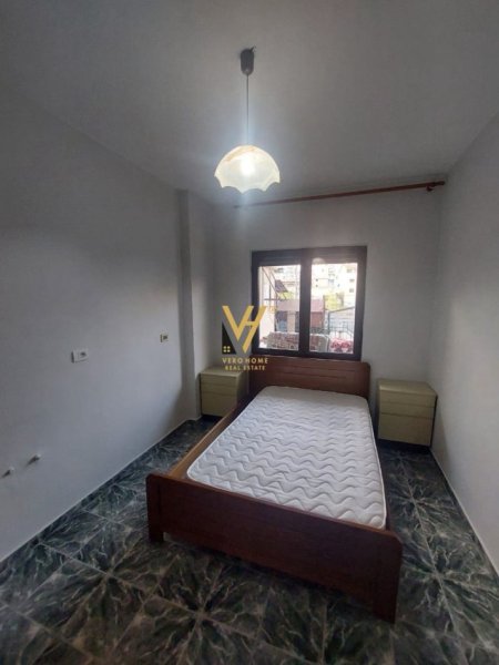 Tirane, jepet me qera apartament 1+1+Ballkon Kati 1, 60 m² 400 € (KODRA E DIELLIT)