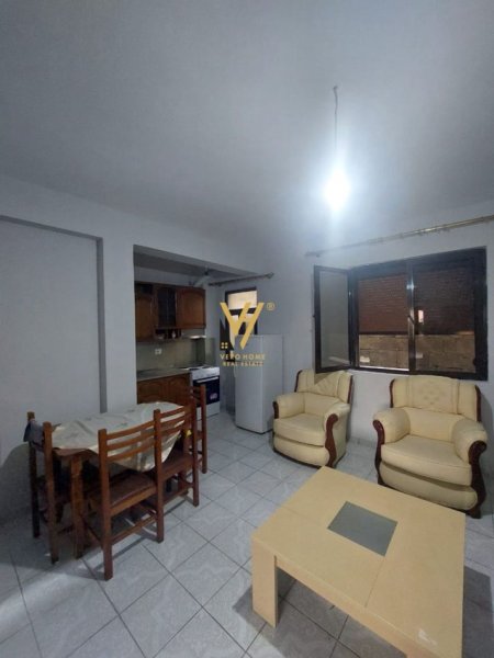 Tirane, jepet me qera apartament 1+1+Ballkon Kati 1, 60 m² 400 € (KODRA E DIELLIT)