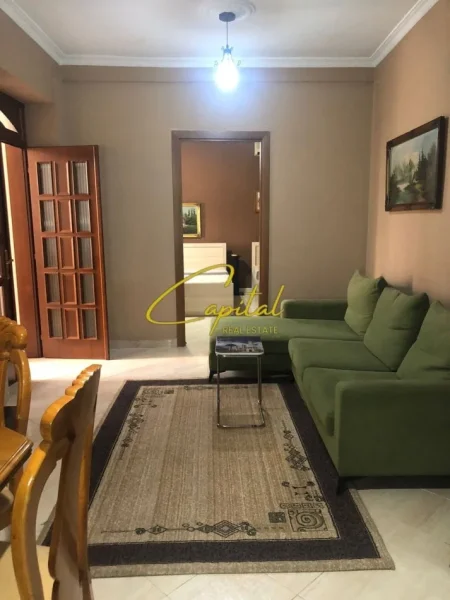 Tirane, jepet me qera apartament 1+1 Kati 1, 75 m² 500 € (RRUGA E DIBRES)