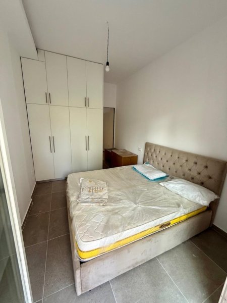 Tirane, jepet me qera apartament 1+1+Ballkon Kati 1, 55 m² 450 € (SELITE)