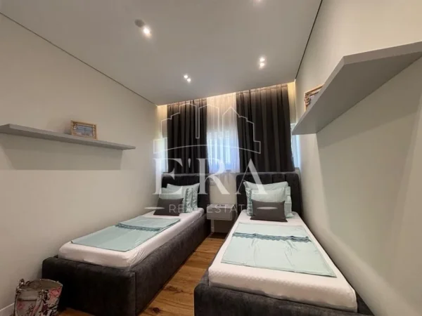 Gjiri Lalezit | Hamallaj, shitet apartament 2+1+Ballkon Kati 2, 105 m² 345.000 € (San Pietro, Gjiri i Lalzit)