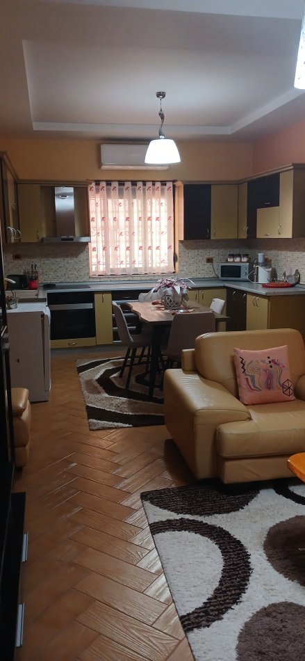 Jepet me qira apartament 2+1+2+Post Parkimi ne Shkoze.