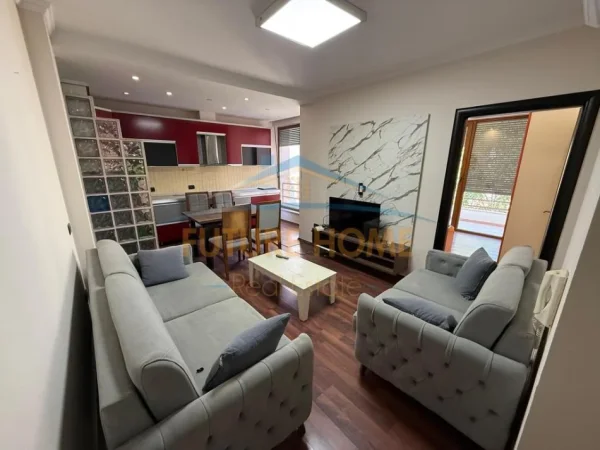 Tirane, jepet me qera apartament 2+1 Kati 3, 70 m² 550 € 