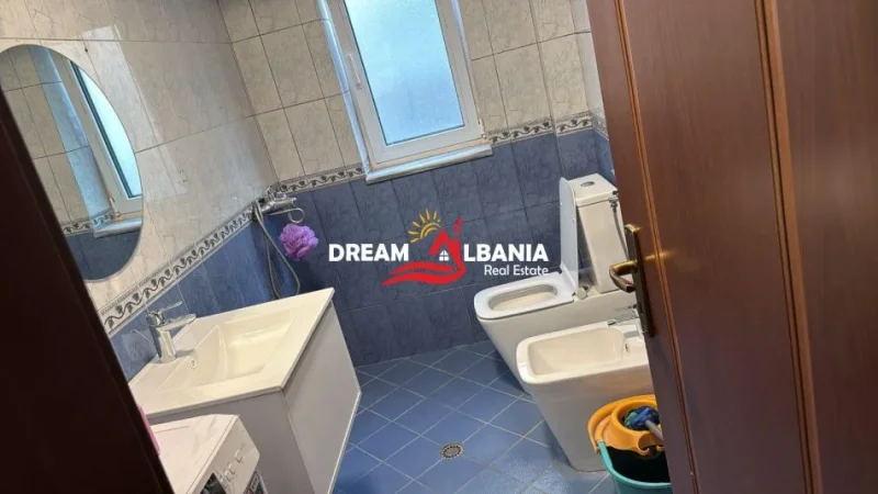 Tirane, jepet me qera 1+1 Kati 2, 60 m² 700 € (Sheshi Wilson)