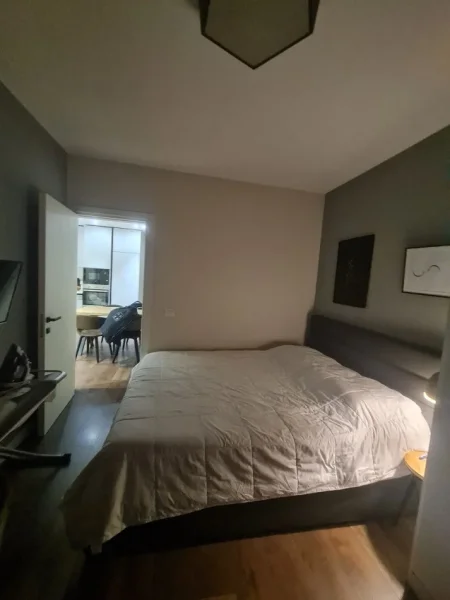 Tirane, jepet me qera apartament 1+1+Ballkon Kati 4, 65 m² 500€ (Misto Mame)