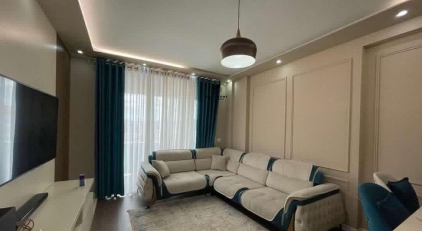 Tirane, jepet me qera apartament 2+1 Kati 1, 120 m² 600 € (LIQENI THATE)
