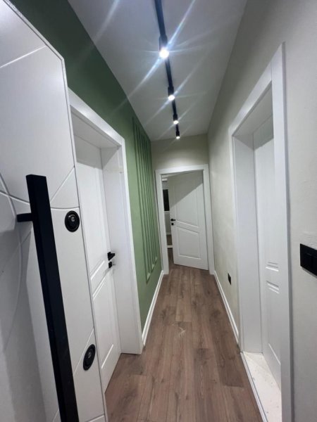 Tirane, shitet apartament 1+1+Ballkon Kati 1, 40 m² 105.000 € (RRUGA E KAVAJES)