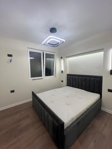 Tirane, shitet apartament 1+1+Ballkon Kati 1, 40 m² 105.000 € (RRUGA E KAVAJES)