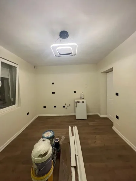 Tirane, shitet apartament 1+1+Ballkon Kati 1, 40 m² 105.000 € (RRUGA E KAVAJES)