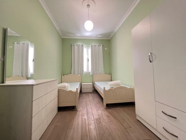 Tirane, jepet me qera apartament 2+1 Kati 5, 89 m² 500 € (Ish parku rruga ndre mjeda)