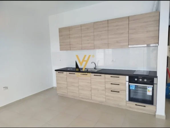 Tirane, jepet me qera apartament 2+1+Ballkon Kati 6, 110 m² 600 € (MISTO MAME)