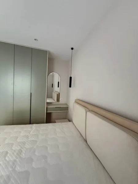 Tirane, jepet me qera apartament 1+1 , 70 m² 400 € 