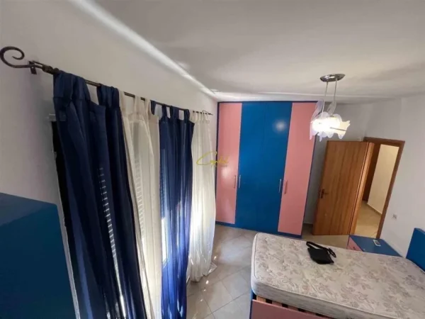 Tirane, jepet me qera apartament 2+1 Kati 3, 85 m² 500 € (KODRA E DIELLIT)