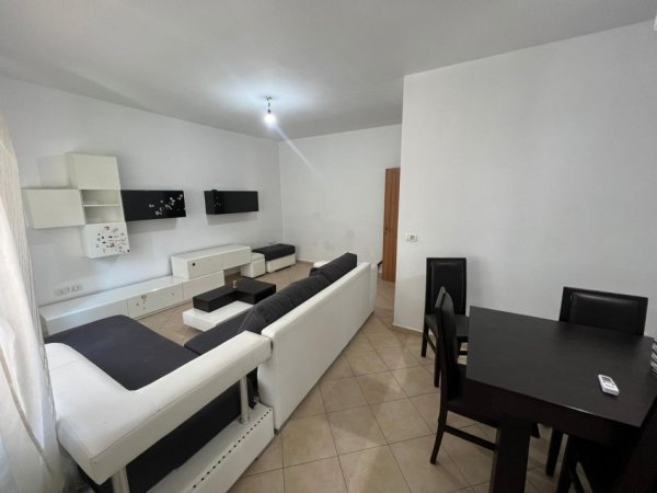 Tirane, jepet me qera apartament 1+1 Kati 3, 85 m² 500 € (kodra ediellit)