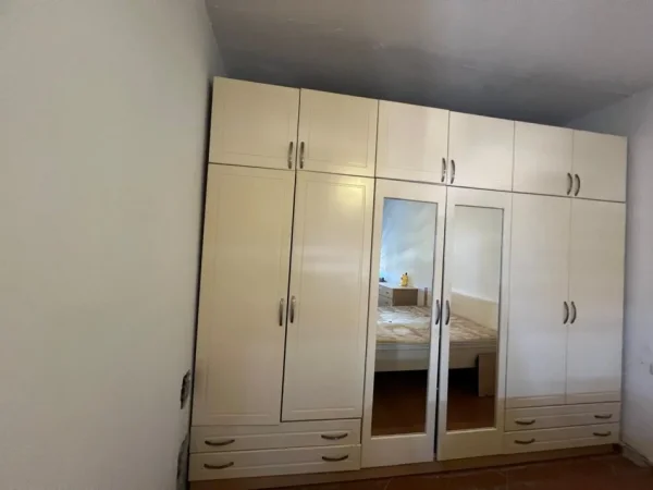 Durres, shitet apartament 1+1+Ballkon Kati 3, 74 m² 90.000 € (rruga thesarit)