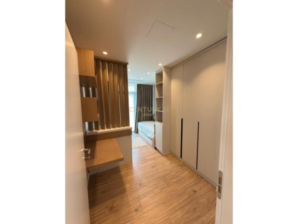 Tirane, jepet me qera apartament 2+1 Kati 11, 154 m² 2.100 € (Liqeni Tiranes)
