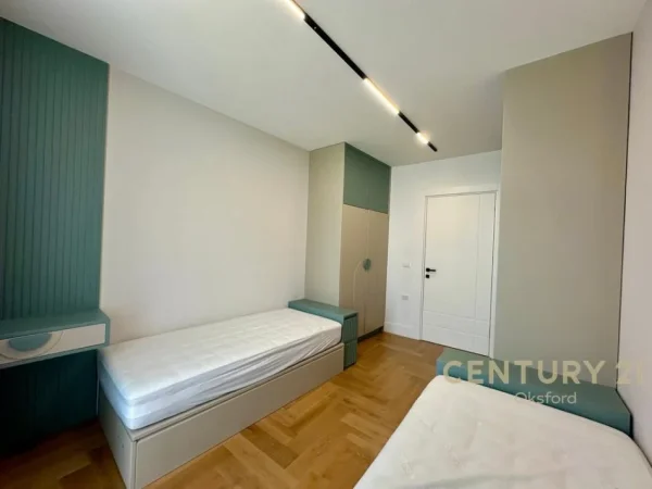 Tirane, jepet me qera apartament 2+1 Kati 6, 117 m² 2.300 € (Lake View)