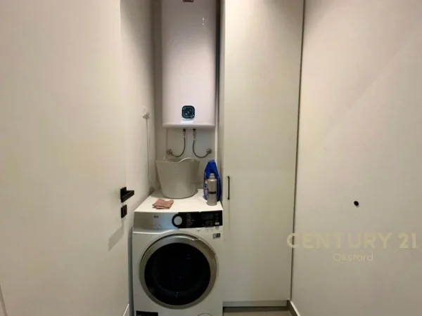 Tirane, jepet me qera apartament 2+1 Kati 6, 117 m² 2.300 € (Lake View)