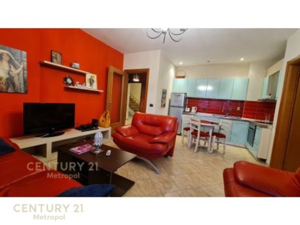 Tirane, jepet me qera apartament 2+1 Kati 9, 93 m² 800 € (9 kateshet)