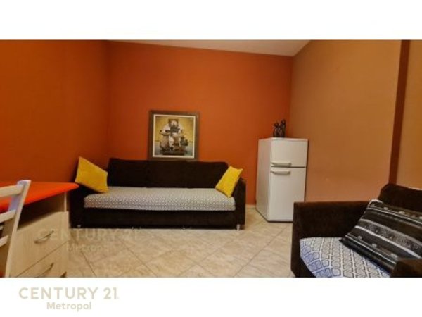 Tirane, jepet me qera apartament 2+1 Kati 9, 93 m² 800 € (9 kateshet)