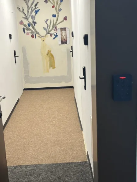 Tirane, shiten 3 ambiente 1+1 garsoniere 1+1 te investuara per bnb gjithcka smart