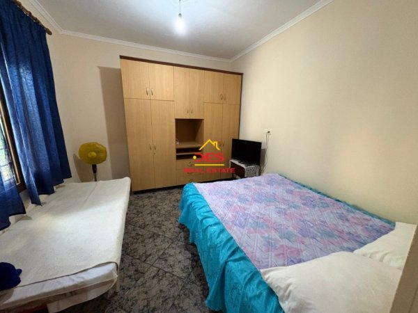 Vlore, jepet me qera shtepi 1+1+Ballkon Kati 0, 70 m² 200 € (Rruga Hysen Begasi)