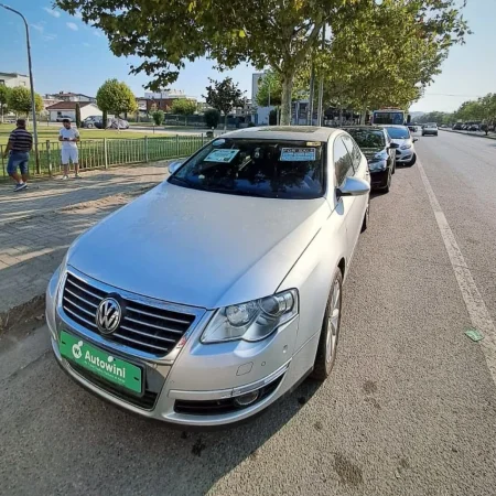 Durres, shitet makine Volkswagen Passat B6 2011 Nafte, gri metalizato automatik Klima 228.000 km 6.700 €