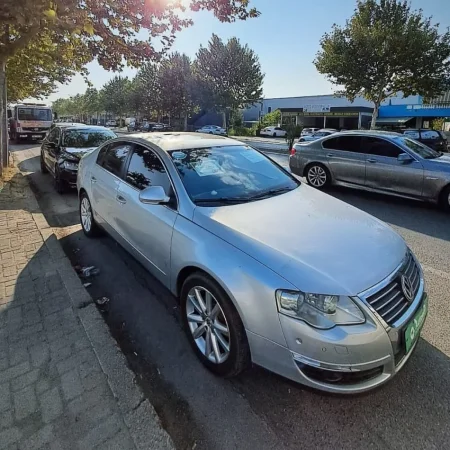 Durres, shitet makine Volkswagen Passat B6 2011 Nafte, gri metalizato automatik Klima 228.000 km 6.700 €