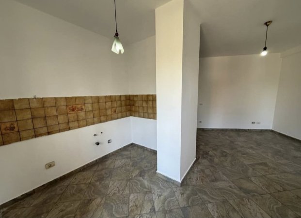 SHITET GARZIONERE TE PAZARI I RI  110.000 €