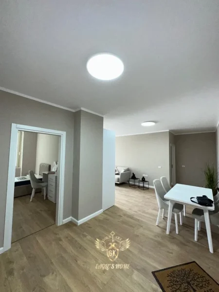 Durres, shitet apartament Kati 1, 173 m² 219.000 € (SHITET APARTAMENTI • 3+1+2 + Verande Adresa: Shkolla Italiane , Vollga)