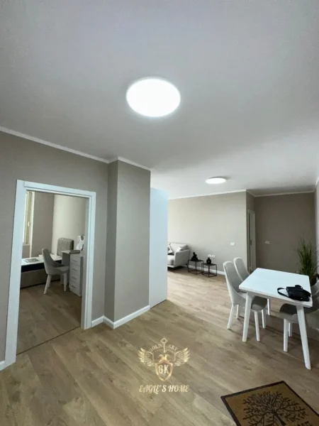 Durres, shitet apartament 3+1+Ballkon Kati 1, 173 m² 229.000 € (VOLLGA SHKOLLA ITALIANE)