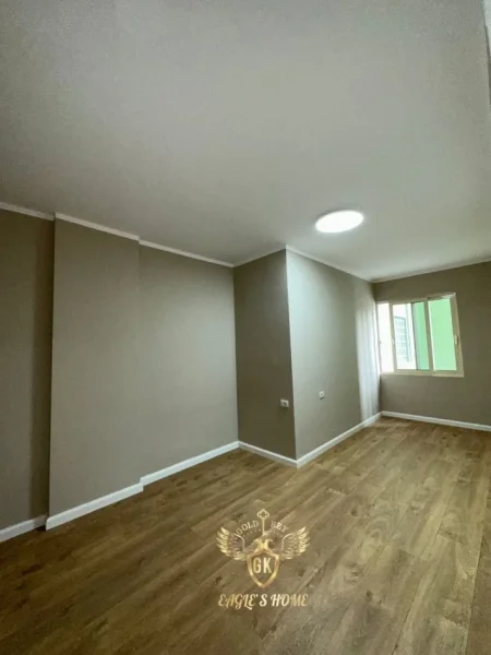 Durres, shitet apartament 3+1+Ballkon Kati 1, 173 m² 229.000 € (VOLLGA SHKOLLA ITALIANE)