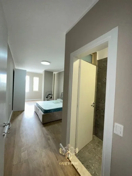 Durres, shitet apartament 3+1+Ballkon Kati 1, 173 m² 229.000 € (VOLLGA SHKOLLA ITALIANE)