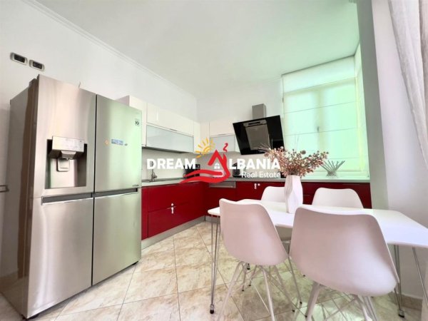 Tirane, jepet me qera apartament duplex 3+1+Ballkon Kati 1, 150 m² 1.000 € 