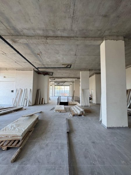 Tirane, jepet me qera zyre Kati 2, 550 m² 3.000 € (rruga dine hoxha)