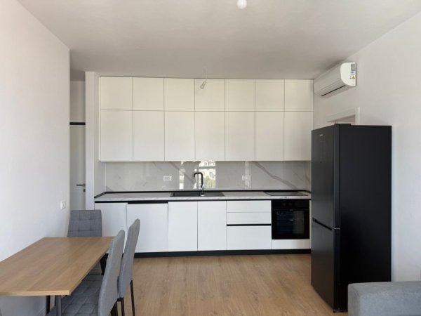 Tirane, jepet me qera apartament 1+1+Ballkon Kati 5, 65 m² 450 € (siri kodra)