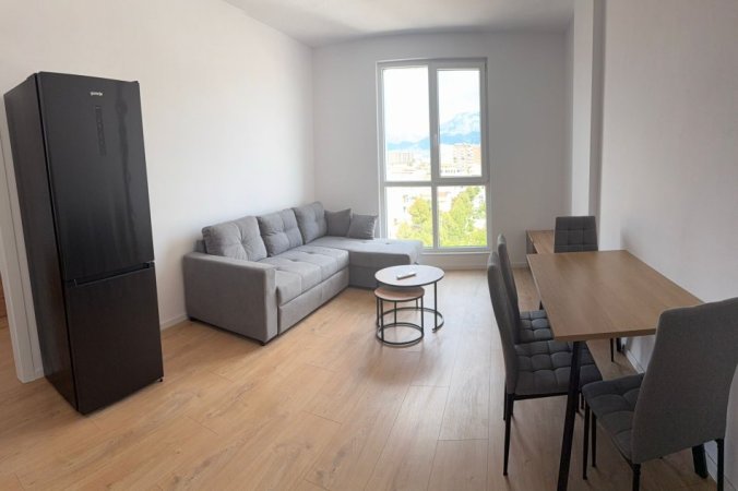 Tirane, jepet me qera apartament 1+1+Ballkon Kati 5, 65 m² 450 € (siri kodra)