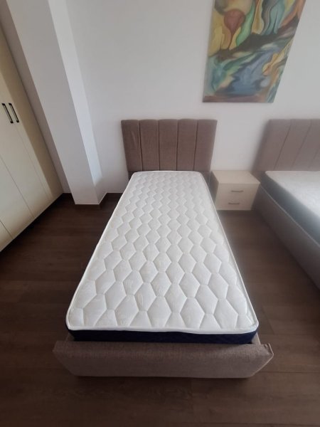 Tirane, shes Krevate tek me dyshek cmimi 20 000 lek 200 €