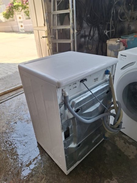 Tirane, shes Lavatrice Lavatrice Bauknecht gjermane 7kg cmimi 15 000 lek